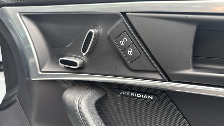 Jaguar F-Type 3.0 Supercharged V6 R-Dynamic 2dr Auto Petrol Coupe